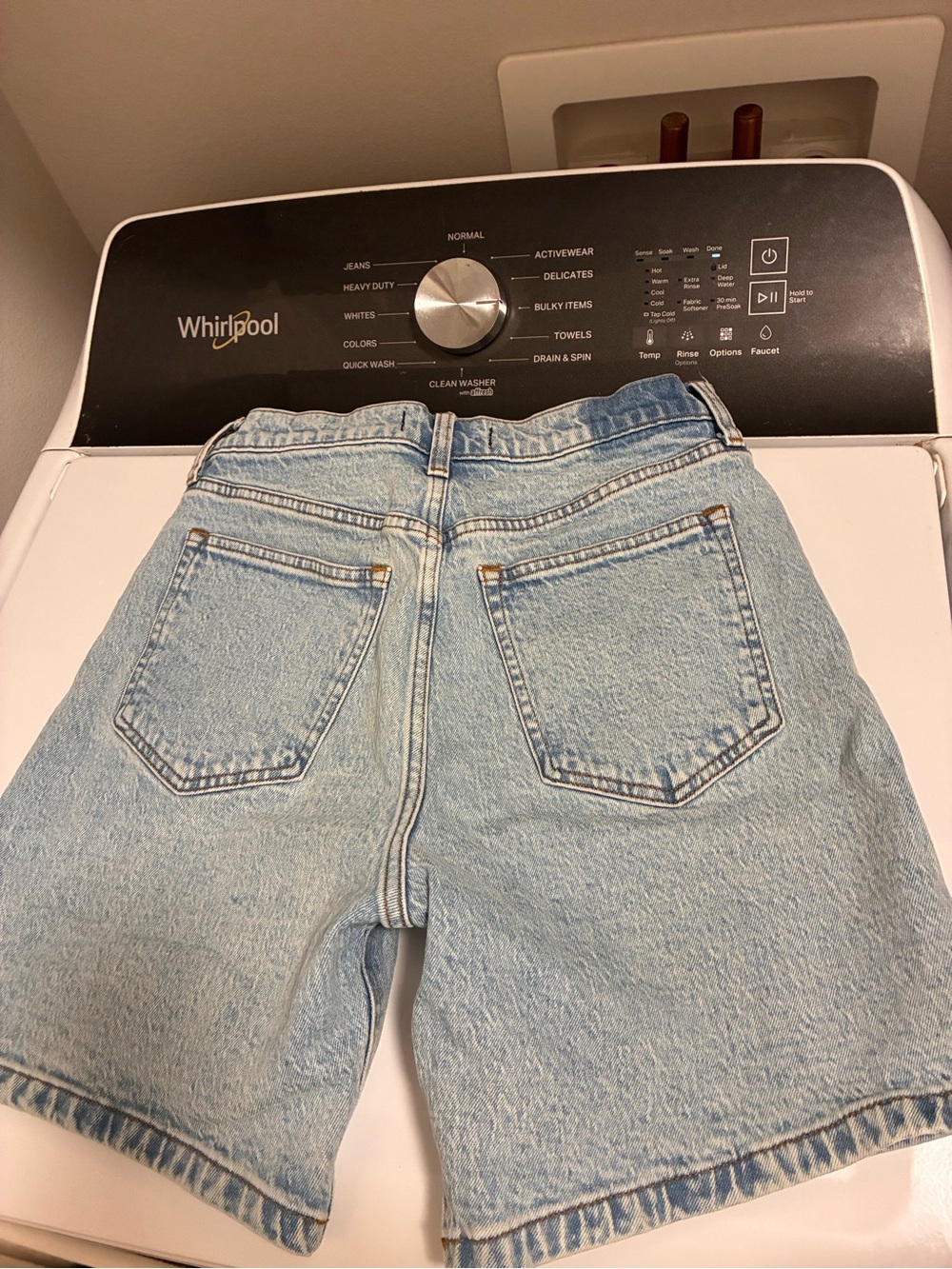 Abercrombie & Fitch Light Blue High-Rise Denim Shorts - Picture 3 of 3